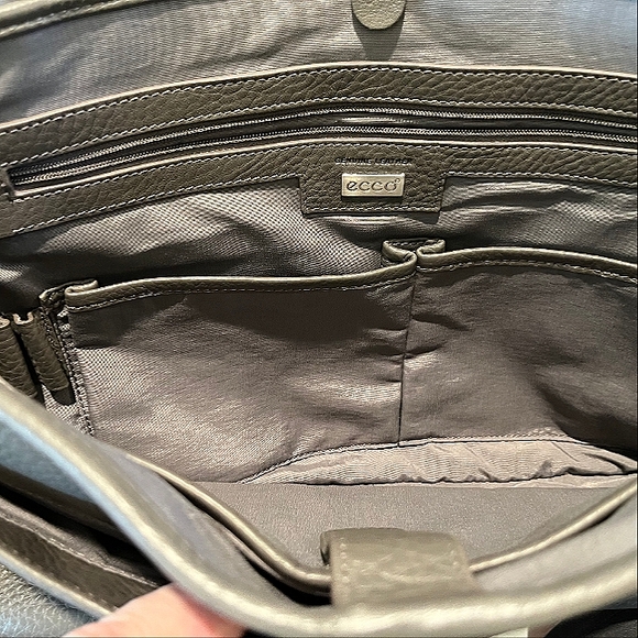 Rare Ecco Unisex Ely Grey Pebbled Leather Messenger Bag is Pristine - Picture 8 of 16